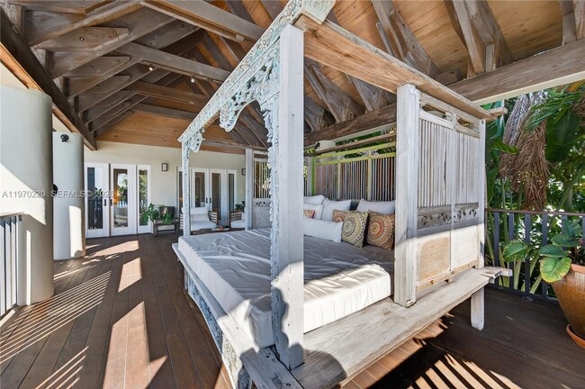 Building Photo - 14 W San Marino Dr