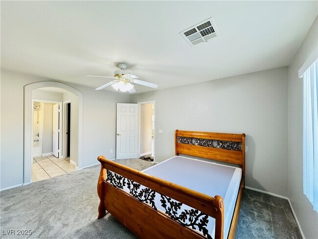 Building Photo - 5054 Benezette Ct