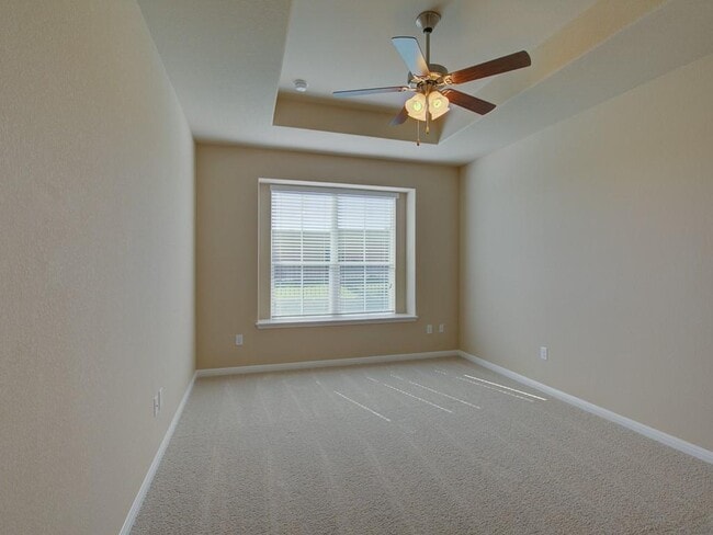 Building Photo - 421 Epiphany Ln