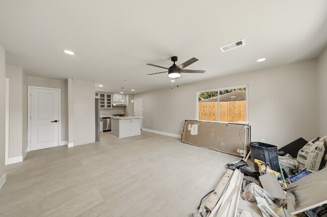 Building Photo - Fully Renovated 4-Bedroom in Northwest Houston with a Private Gated Drive