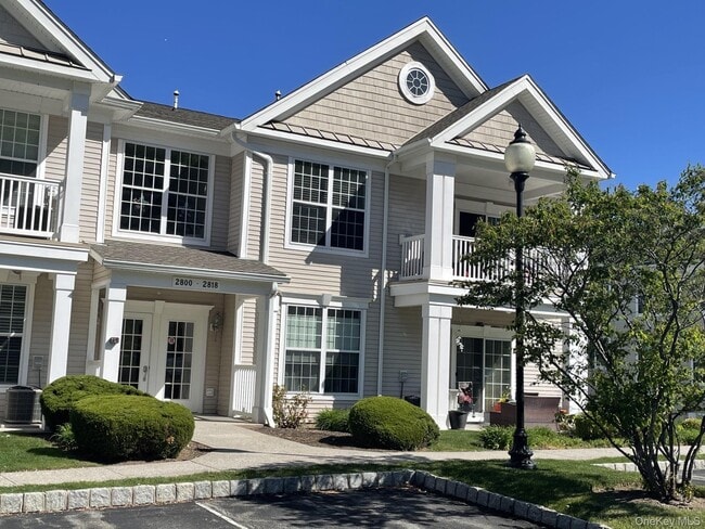 Building Photo - 2814 Bennington Dr