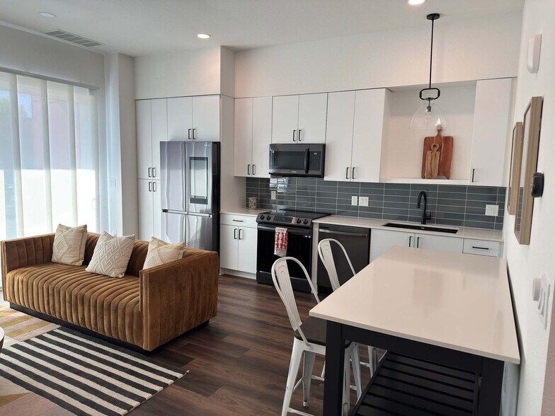 Building Photo - 2165 Gabriels Pl