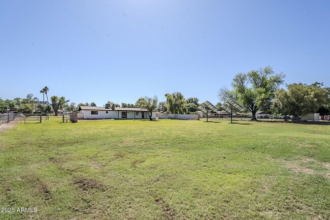 Building Photo - 834 N Constellation Way