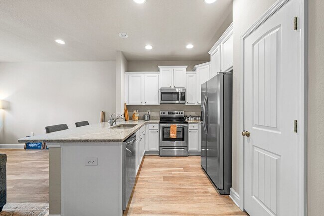 Building Photo - 64 Crossing Ln