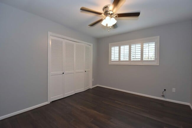 Building Photo - 10802 Meadow Lake Ln