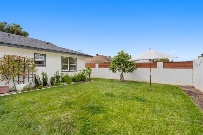 Building Photo - Charming 3 Bedroom, 2 Bath Craftsman Home ...