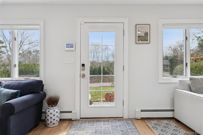 Building Photo - 4 Chestnut Ln