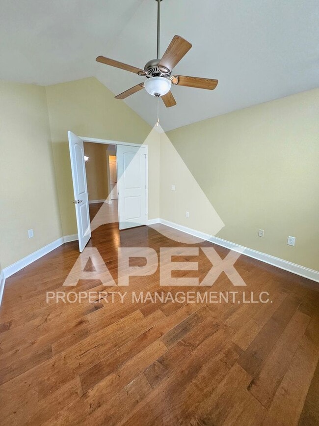 Building Photo - Gorgeous 4 Bd/3 Ba Luxury Condo in the Cot...