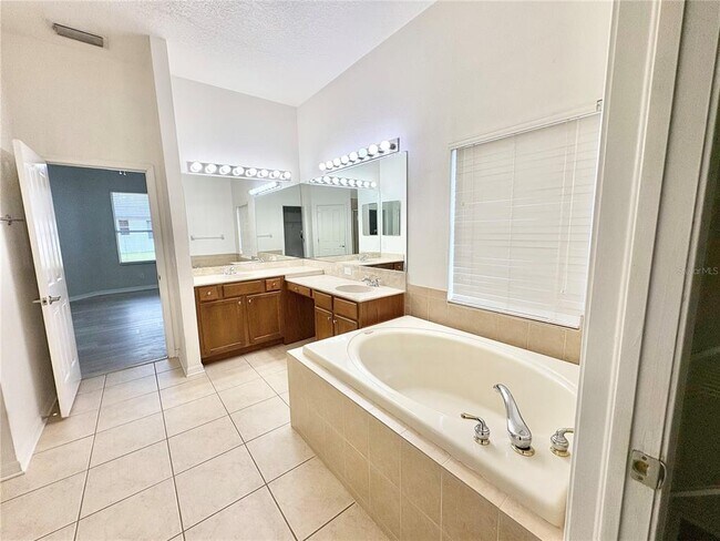 Building Photo - 9107 63rd Ct E