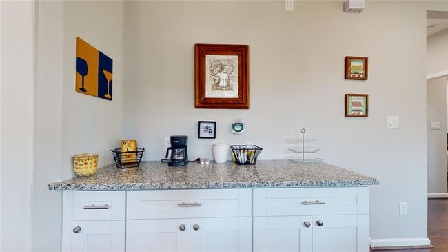 Building Photo - 1201 Northwood St