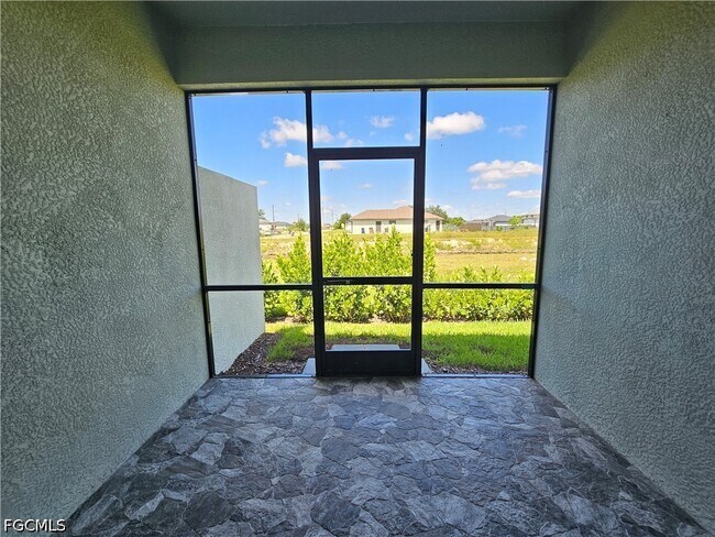 Building Photo - 20503 Hazelnut Ct S