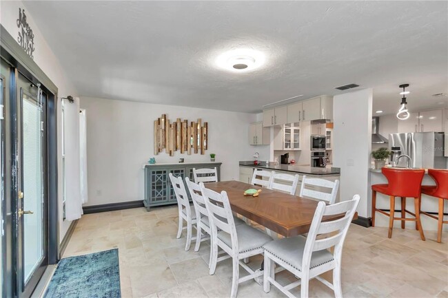 Building Photo - 1542 SE Pinwheel Dr