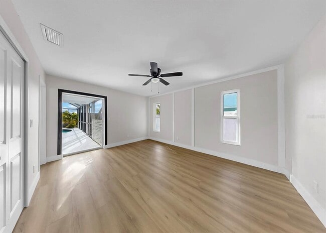 Building Photo - 6511 Santiago Ct