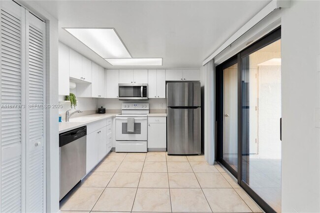 Building Photo - 1145 N Shannon Ave