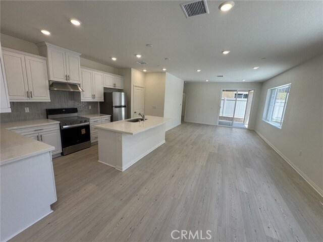 Building Photo - 15993 Alamo Ct