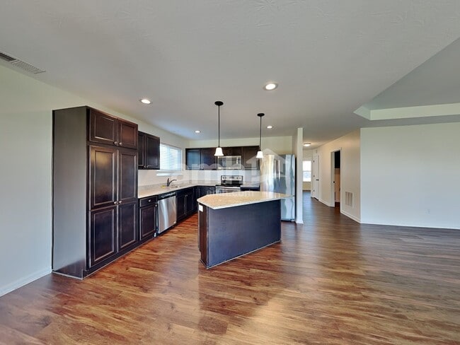 Building Photo - 5693 W Woods Edge Dr