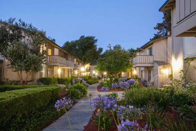 Building Photo - Campbell West Apartments