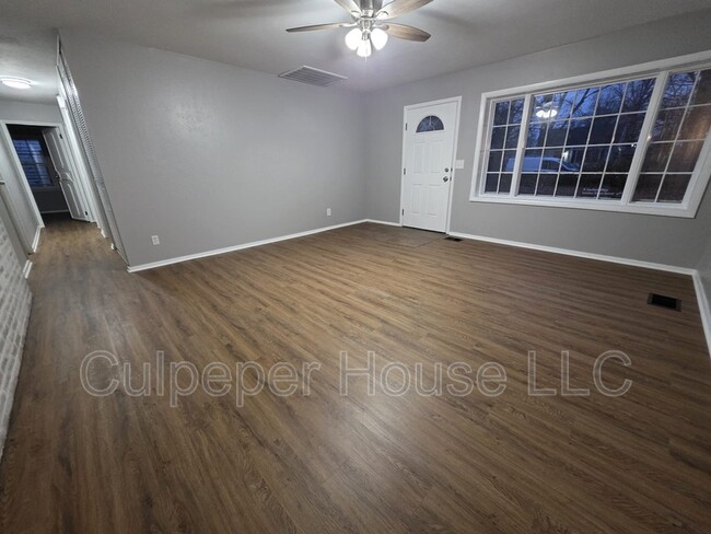 Building Photo - 3238 Van Fleet Pkwy