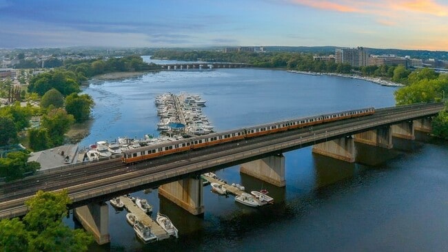 Building Photo - 375 Canal St