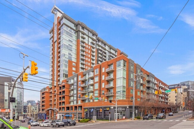 Building Photo - 600 12th Ave S