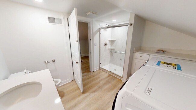 Building Photo - 509 Spring St