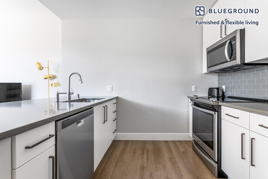 Building Photo - 333 El Camino Real