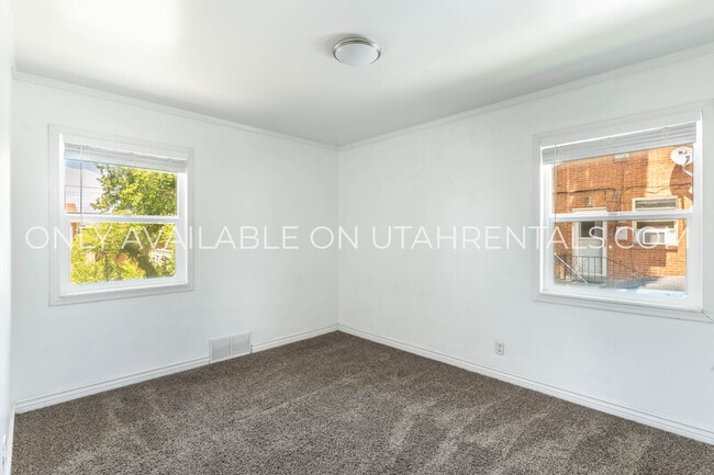 Building Photo - 1345 N 300 W