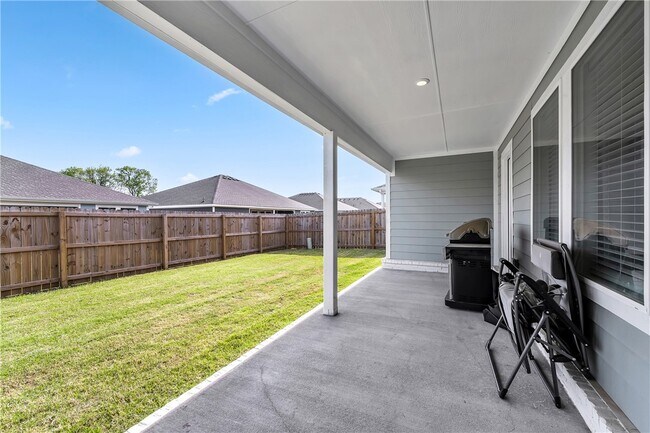 Building Photo - 4411 W Canyon Run Dr