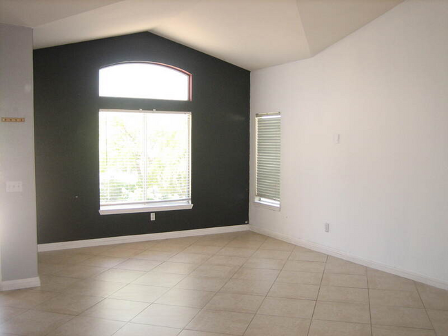 Building Photo - 36764 Dove Springs Dr
