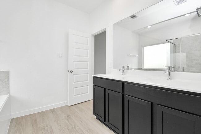 Building Photo - 3843 Pierce Pl Ln