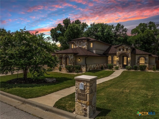 Primary Photo - 1010 Woodland Bend Cir