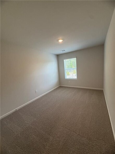 Building Photo - 5980 Skylar Dr