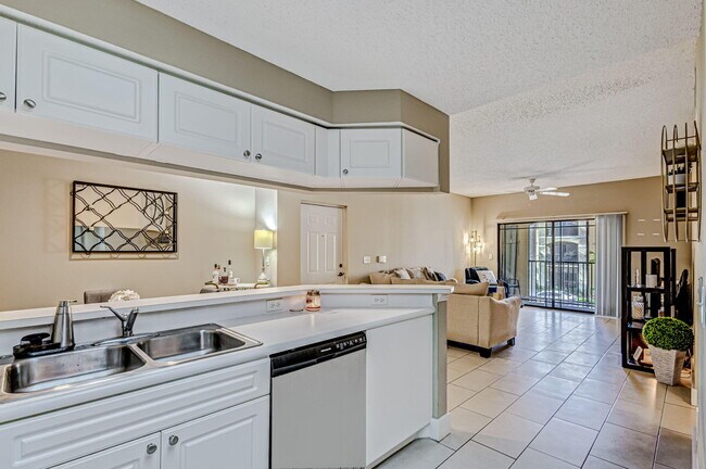 Building Photo - 3019 Alcazar Pl