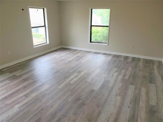Building Photo - 936 Holbech Ln