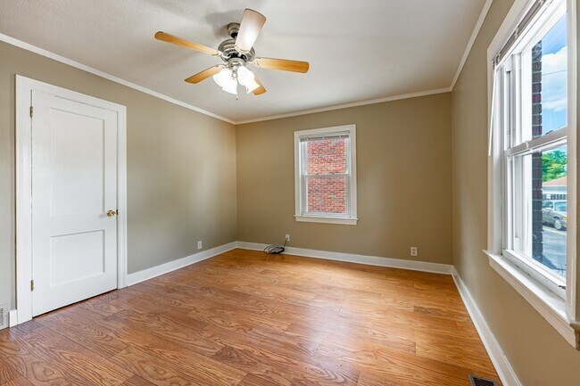 Building Photo - 2315 Auburn St