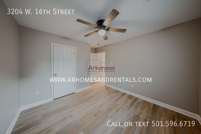 Building Photo - 3204 W 16th St