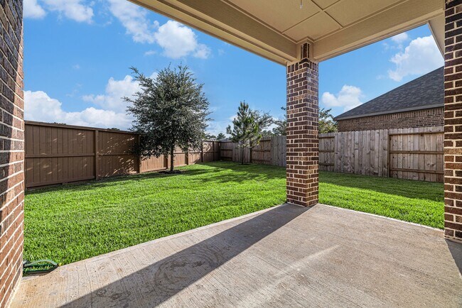 Building Photo - 6107 White Spruce Dr