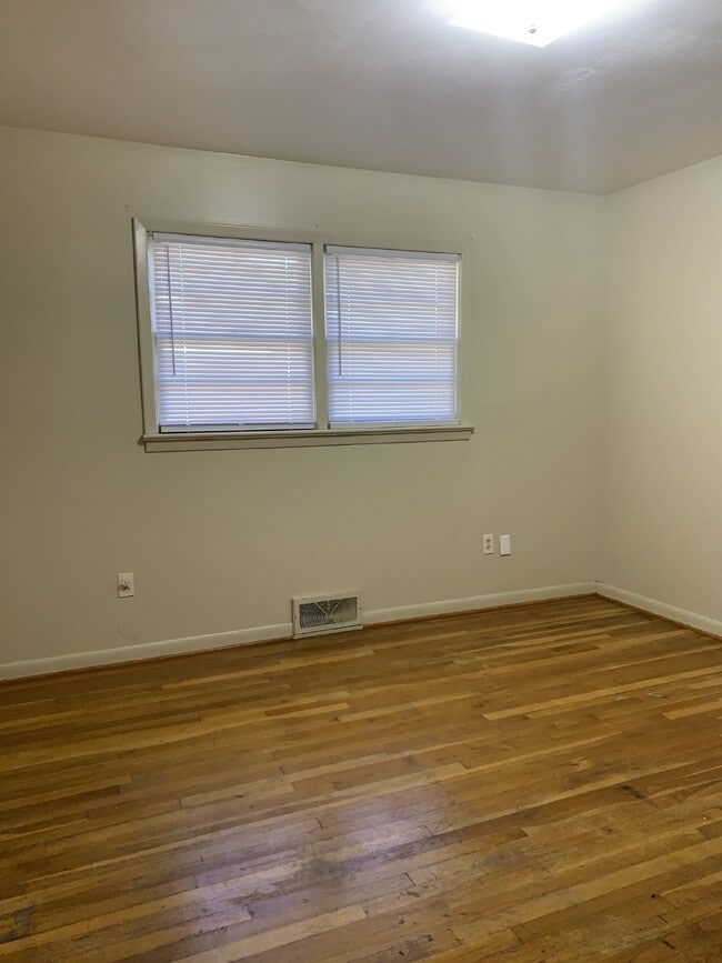 Building Photo - Charming 3-Bedroom Home with 2 Full Bathrooms in Jonesboro!