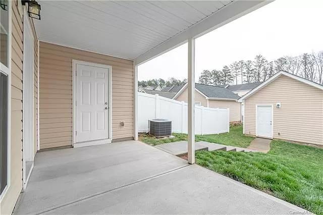 Building Photo - 13935 Waverton Ln