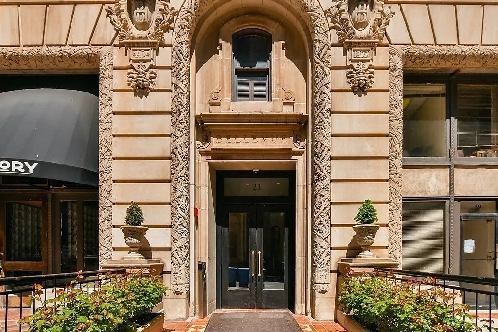 Building Photo - 21 Beacon St