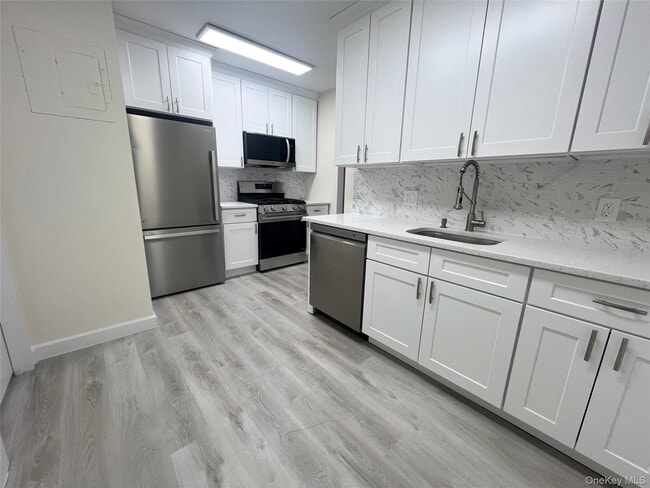 Building Photo - 30 Lake St