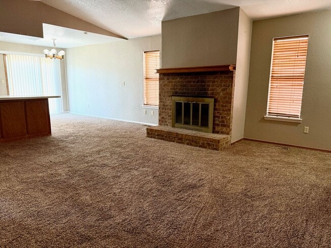 Building Photo - Great 2 Bed 2 Full Bath