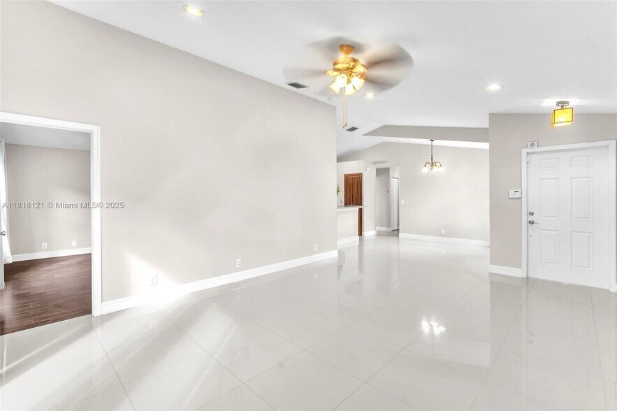 Building Photo - 3016 SW 179th Ave