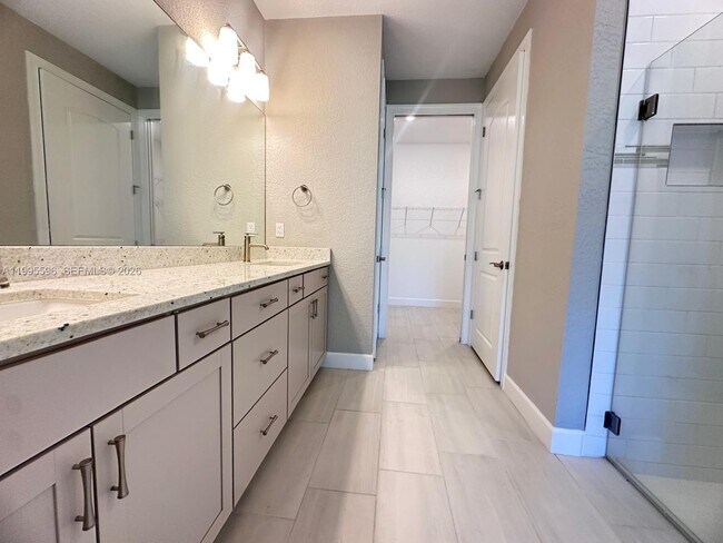 Building Photo - 4016 Basket Oak Cir