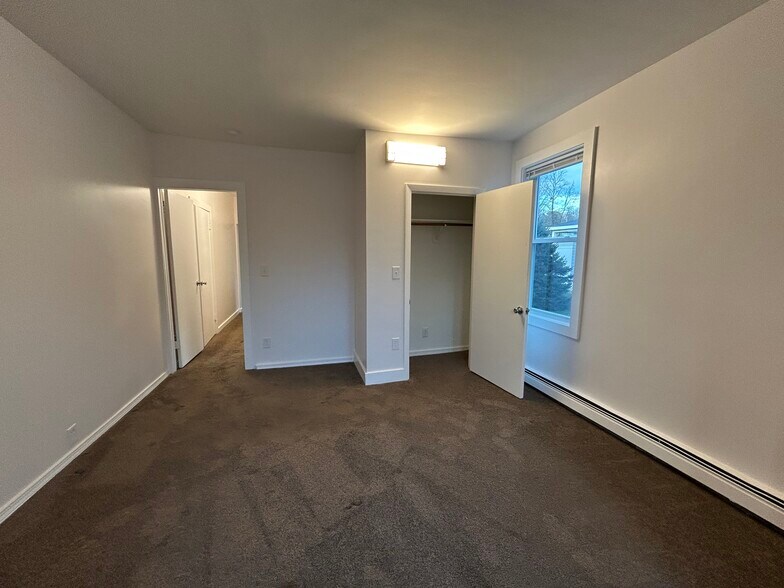 Building Photo - 12 Everett St