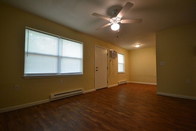 Building Photo - Longton Apartments