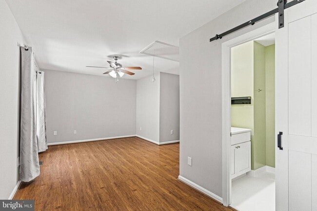 Building Photo - 6632 Green Ash Dr