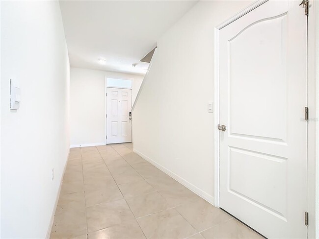 Building Photo - 2119 Tay Wes Dr