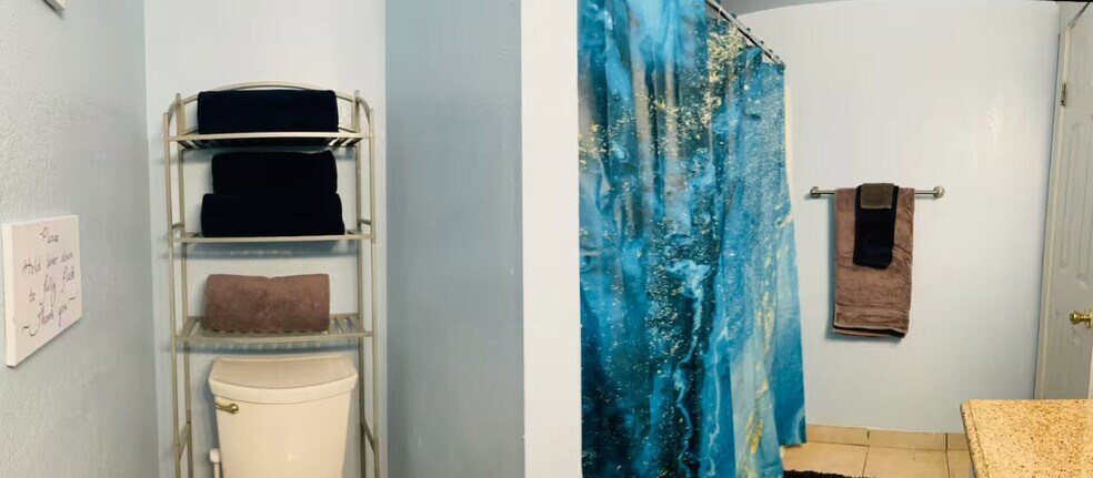 Building Photo - 906 E St