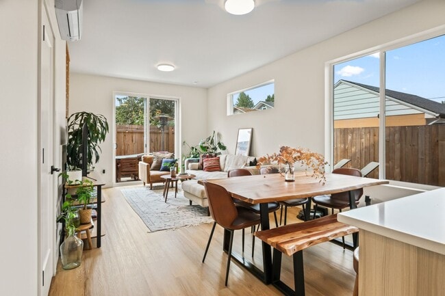 Building Photo - 6417 N Greeley Ave